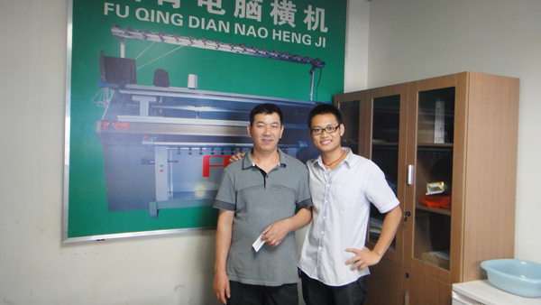 尤董(左) 尤董(左)